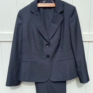 Womens tailored pants suit